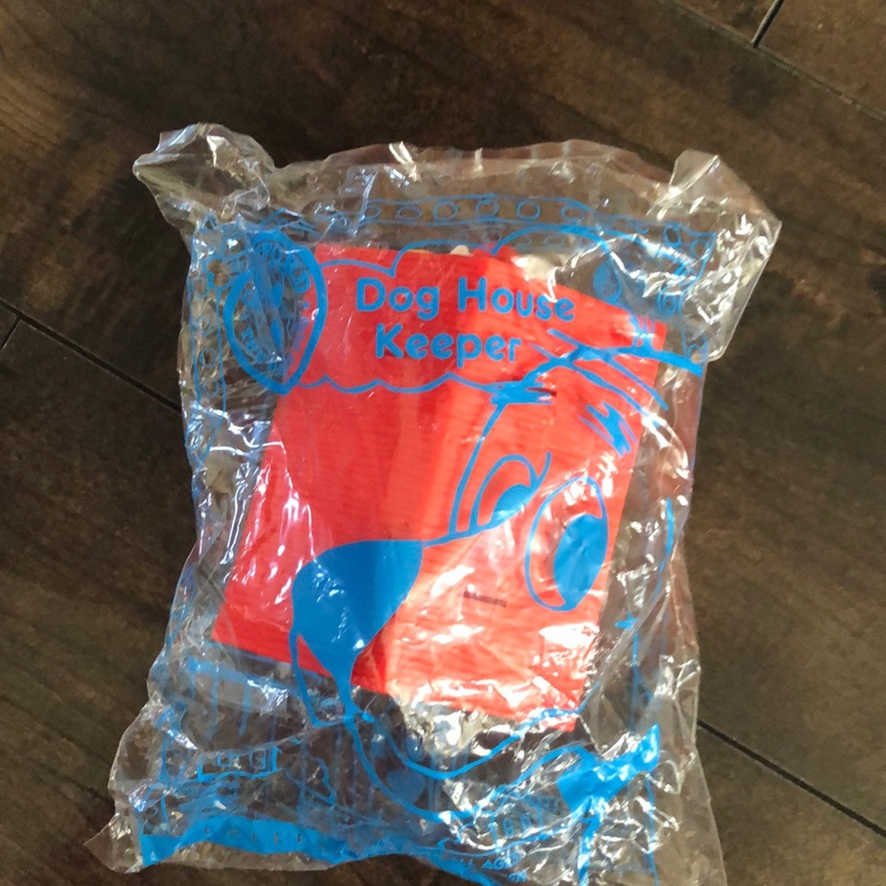 Clifford dog house keeper toy